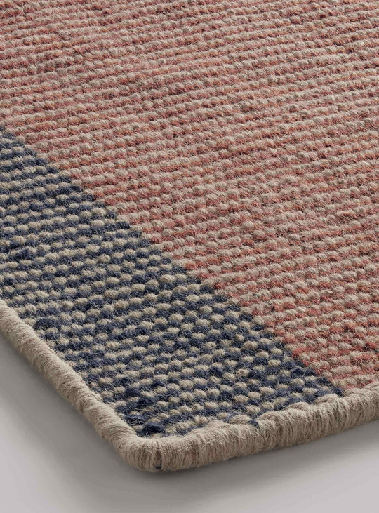 Tapis Bousta Blu Dot : laine dense, confort durable et style moderne. mix 3