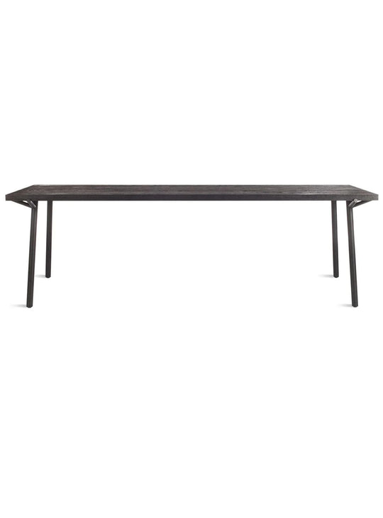 La table à manger Blu Dot Branch séduit par son style épuré et ses finitions raffinées. chene noir