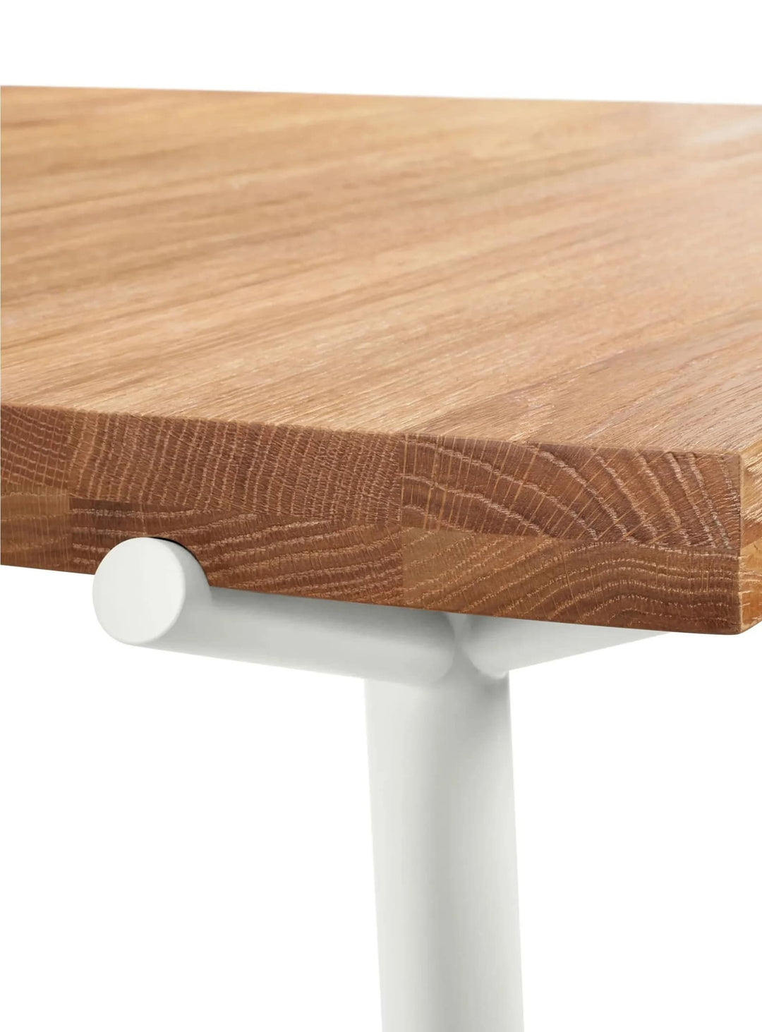 Table à manger Blu Dot Branch : disponible en plusieurs dimensions et finitions. chene et blanc
