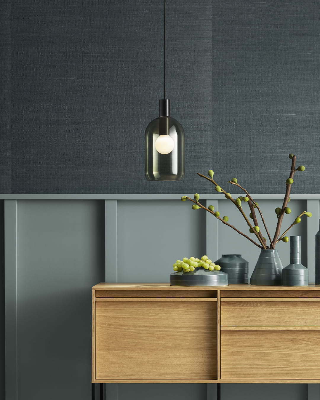 Lampe suspendue Bub Blu Dot : verre soufflé et lumière douce.