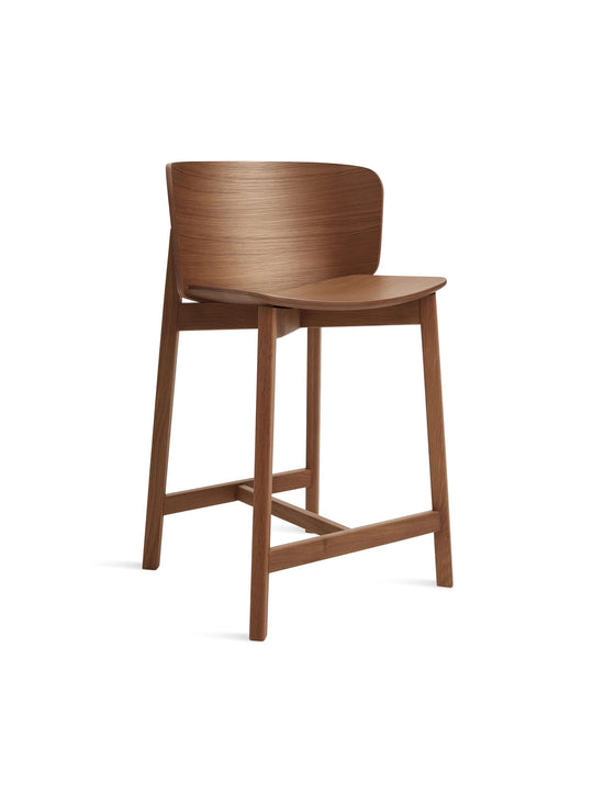 Tabouret de comptoir Buddy Blu Dot : tabouret moderne, bois et confort. noyer
