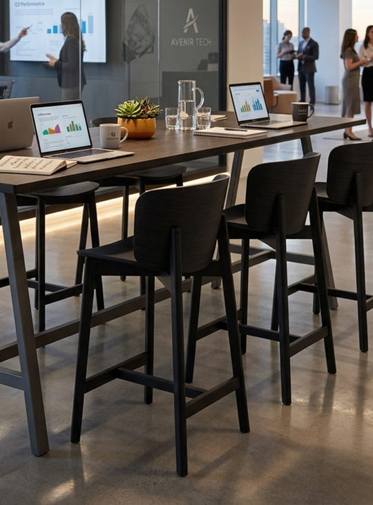 Tabouret de comptoir Buddy Blu Dot : tabouret design, look chaleureux et épuré. frene noir