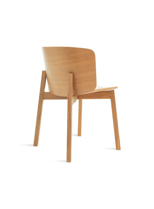 Chaise Buddy Blu Dot : chaise contemporaine, bois et lignes douces. chene blanc