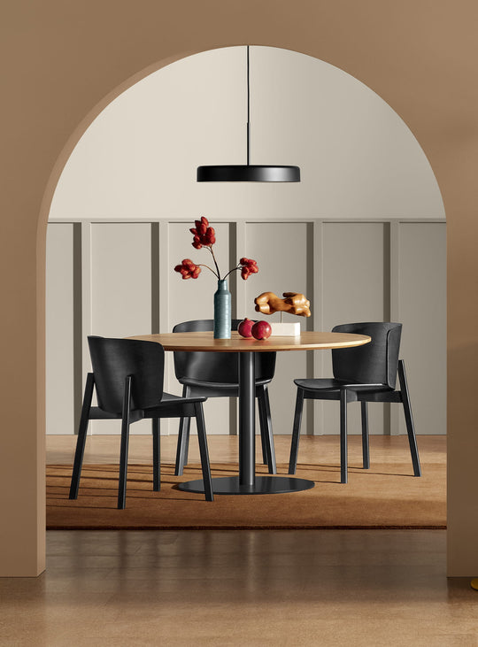 Chaise Buddy Blu Dot : chaise design bois, style moderne et élégant. frene noir