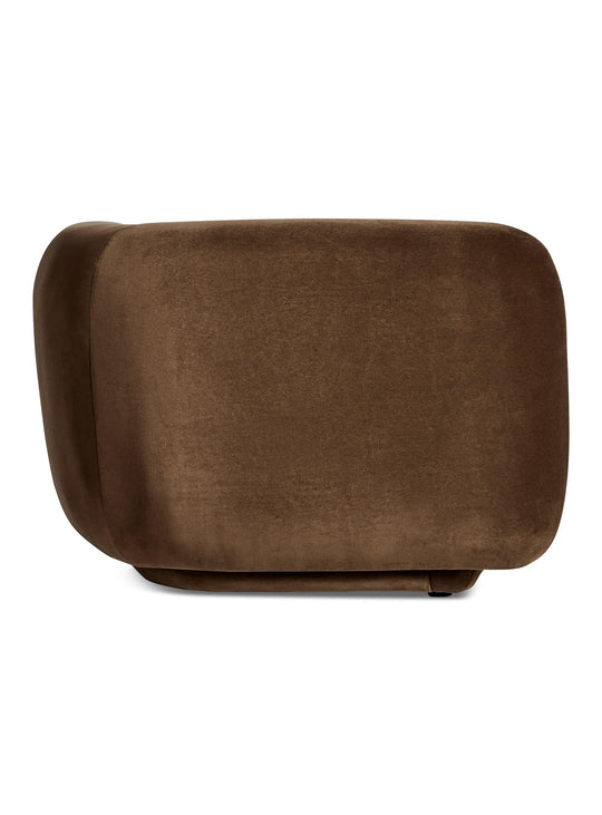 Sofa Bustle de Blu Dot : équilibre idéal entre fermeté, confort et élégance. café