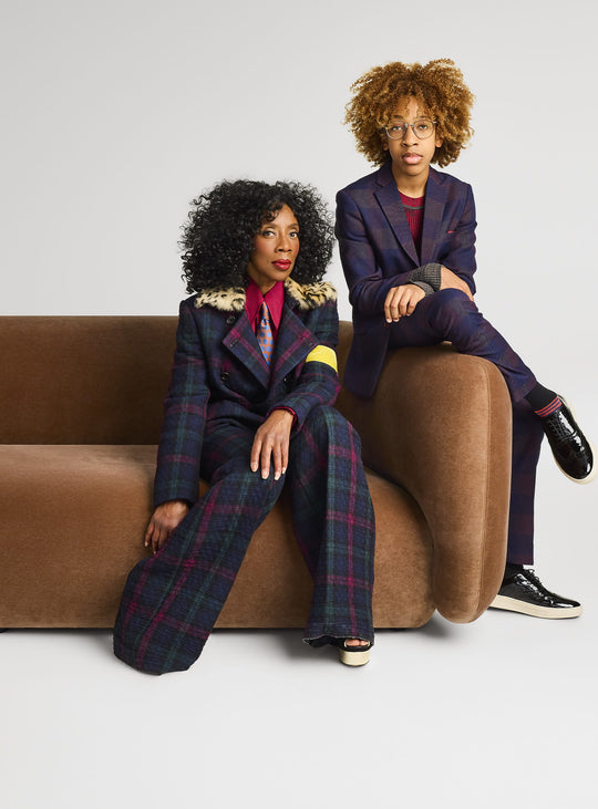 Bustle de Blu Dot : design fluide, assise généreuse et confort contemporain. cuivre