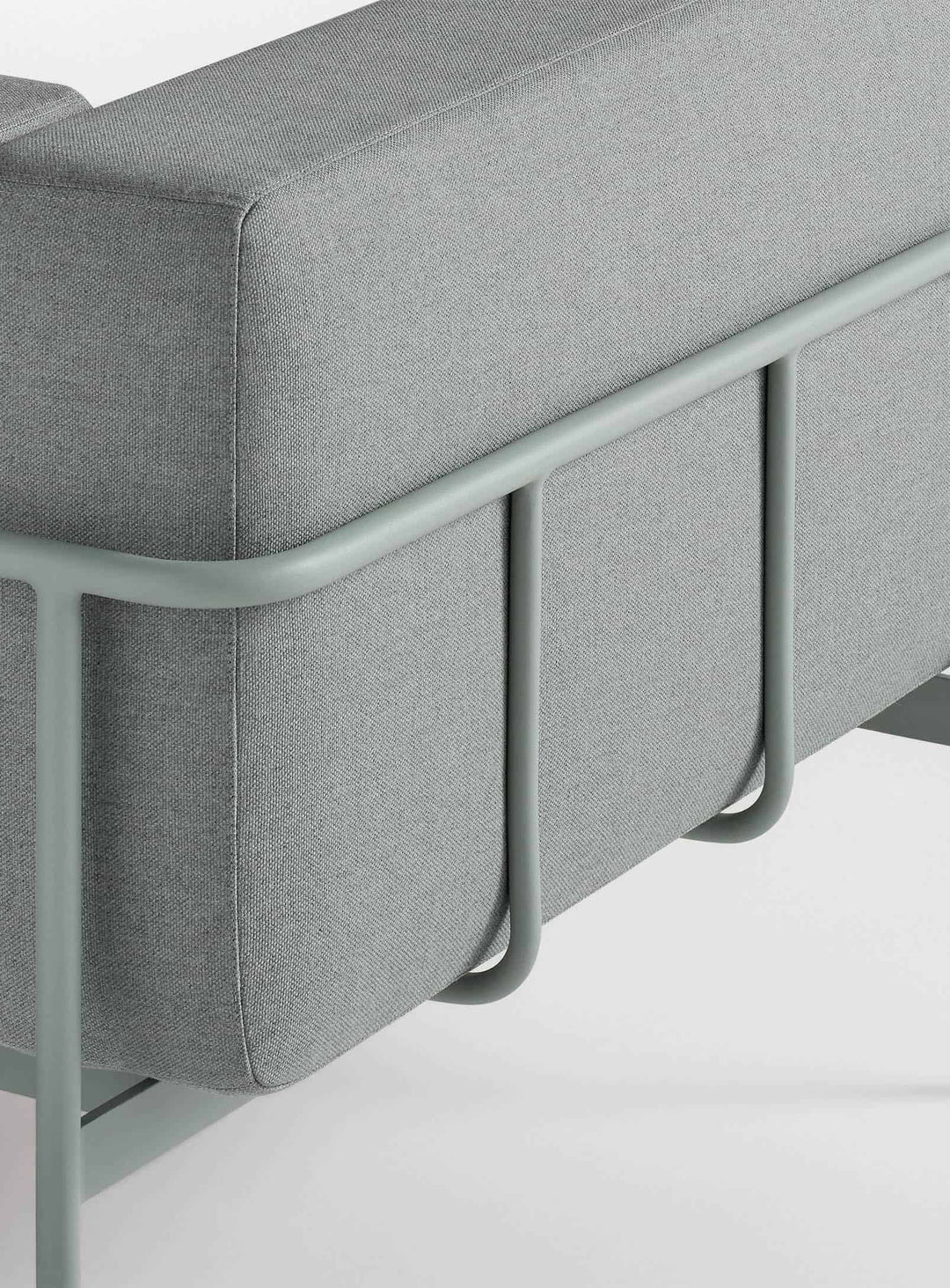 Sofa Cache Blu Dot : sofa outdoor moderne, élégant et résistant aux intempéries. toohey breezy blue