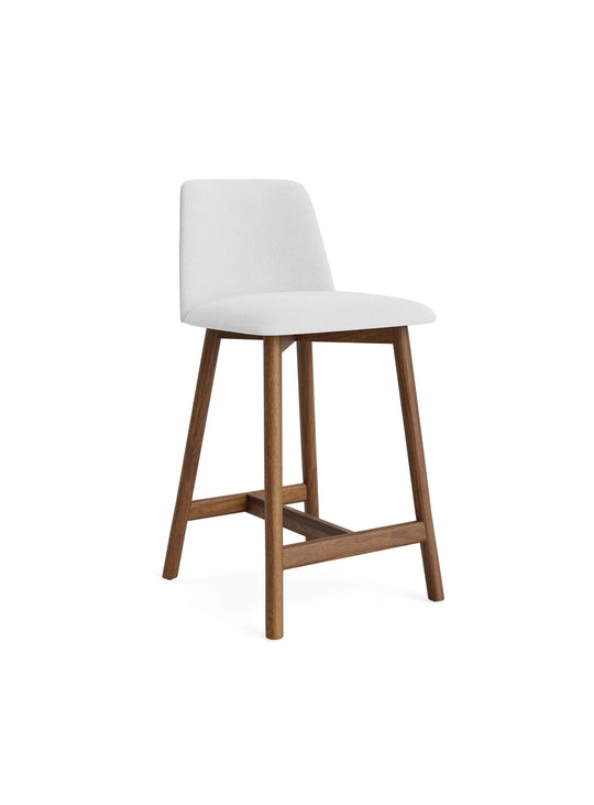 Tabouret de comptoir Chip Blu Dot : design épuré avec dossier incurvé. camp salt