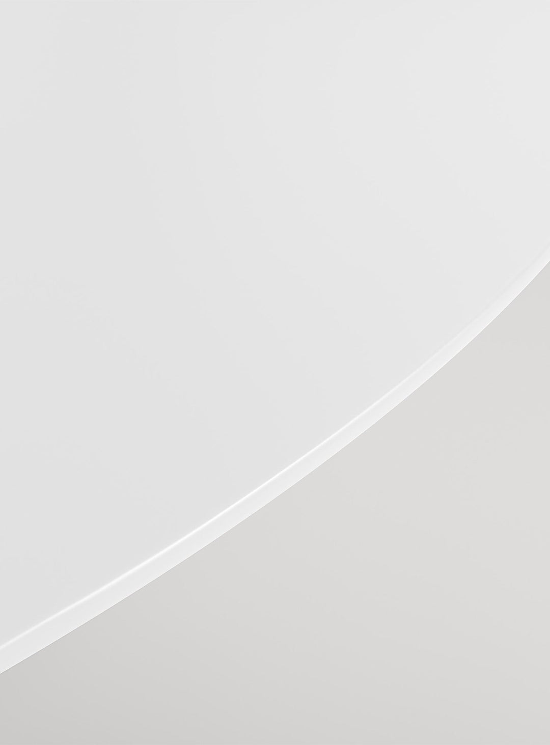 Table Circula Blu Dot : silhouette épurée, matériaux durables et style intemporel. blanc.