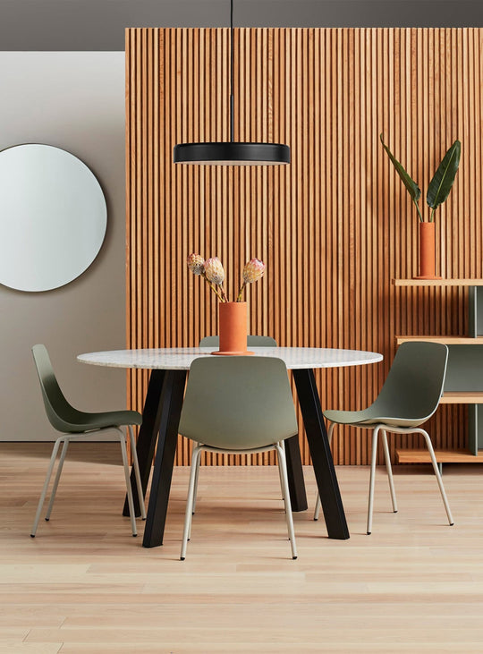 Chaise Clean Cut Blu Dot : design minimaliste, confort et solidité certifiée. Vert.