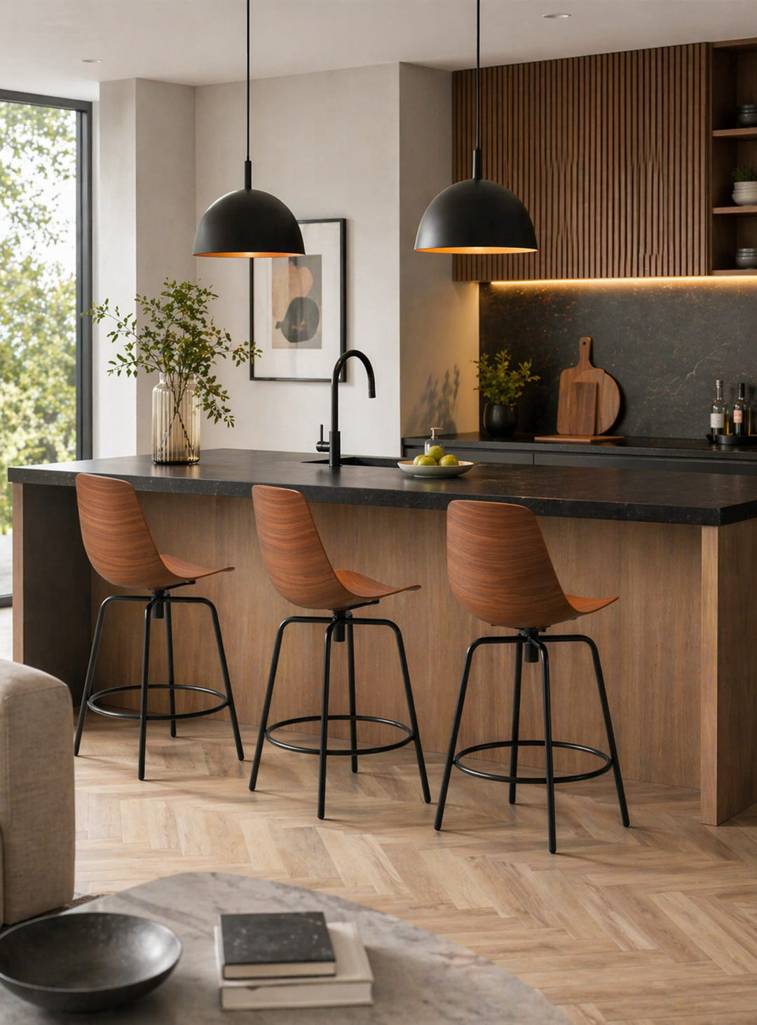 Tabouret de comptoir Clean Cut Blu Dot : tabouret design, style minimaliste. noyer
