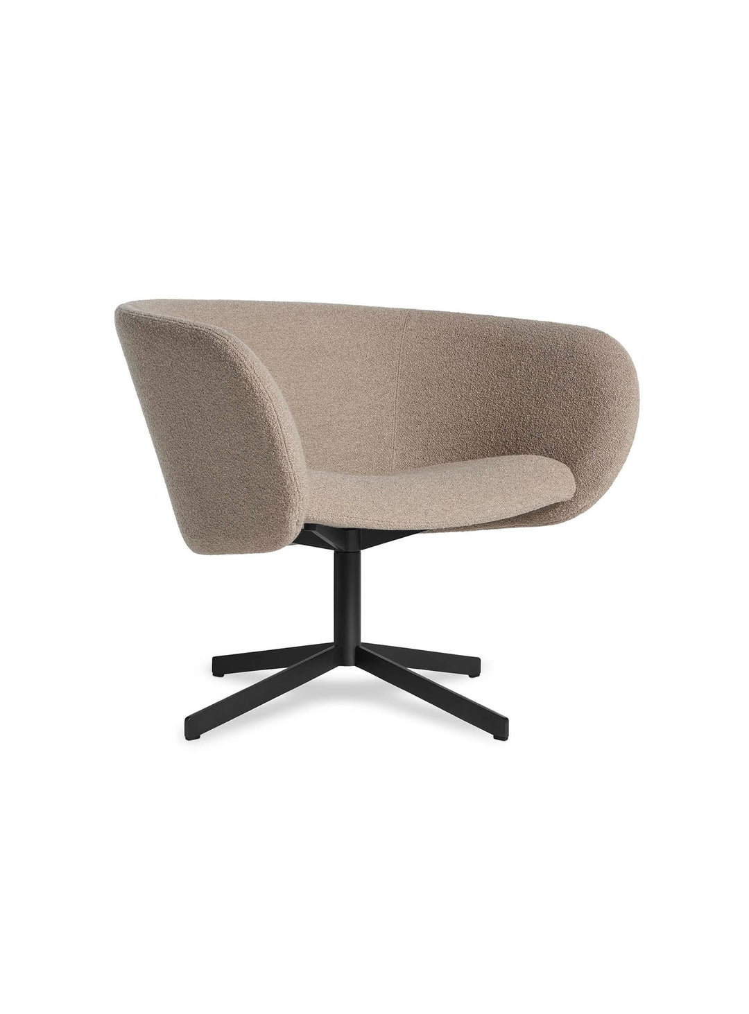 Fauteuil Close Encounter de Blu Dot, douceur des formes et élégance contemporaine. beige