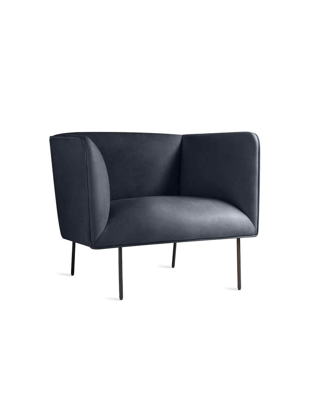 Fauteuil lounge Blu Dot Dandy : lignes épurées et assise ferme et élégante. cuir gris foncé