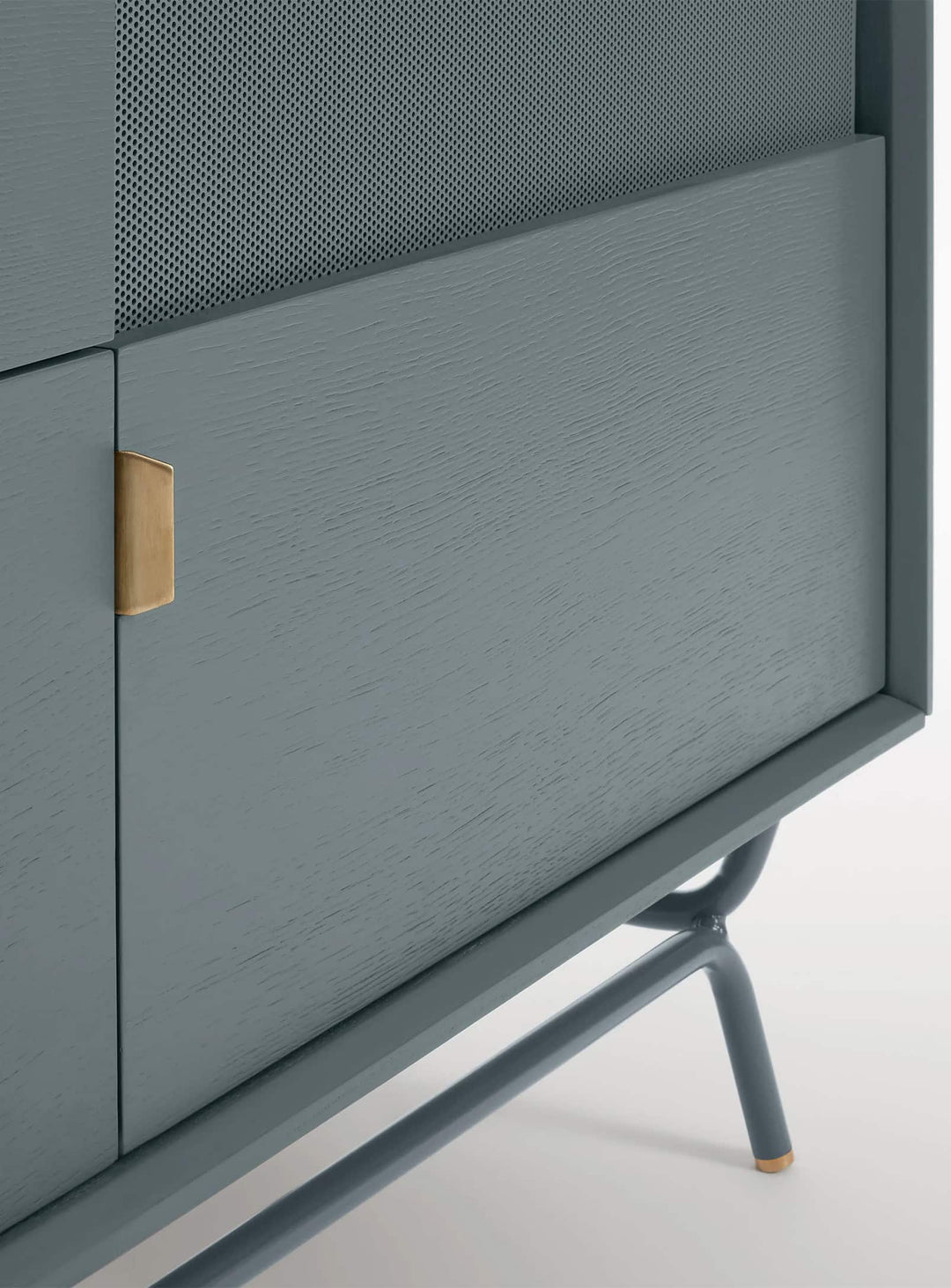 Buffet Dang Blu Dot : rangement optimisé et allure sophistiquée au quotidien. bleu marine