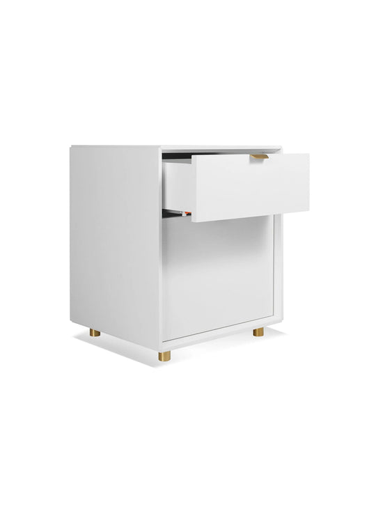 Classeur à tiroirs Dang de Blu Dot au design compact, idéal pour ranger vos documents avec style. blanc