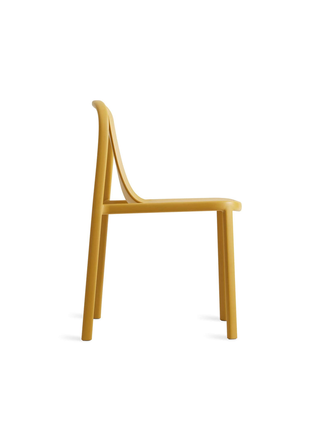 Blu Dot Decade : chaise moderne en polypropylène recyclé et fibre de verre. moutarde