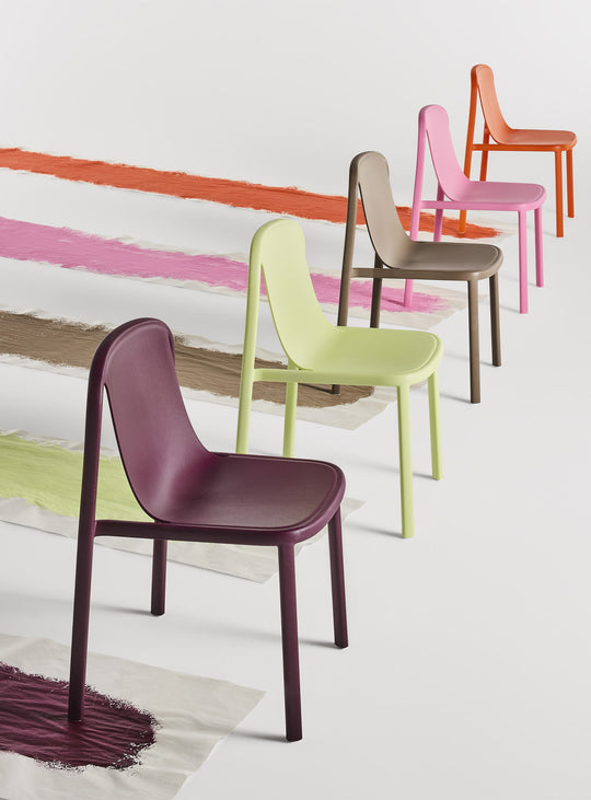 Blu Dot Decade : chaise empilable, durable et pleine de style.