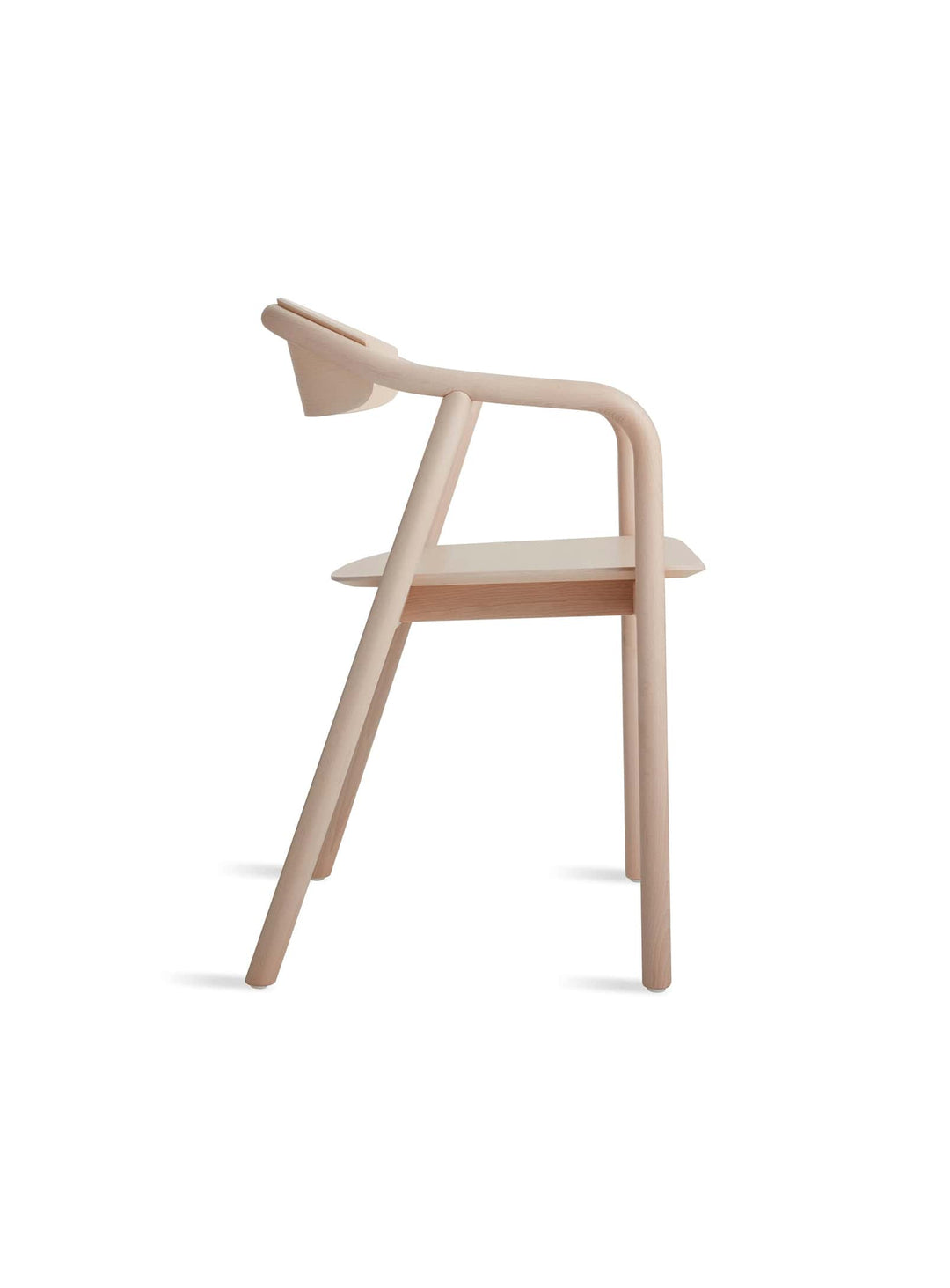 Chaise à dîner Dibs de Blu Dot : silhouette contemporaine et confort durable. Crème.