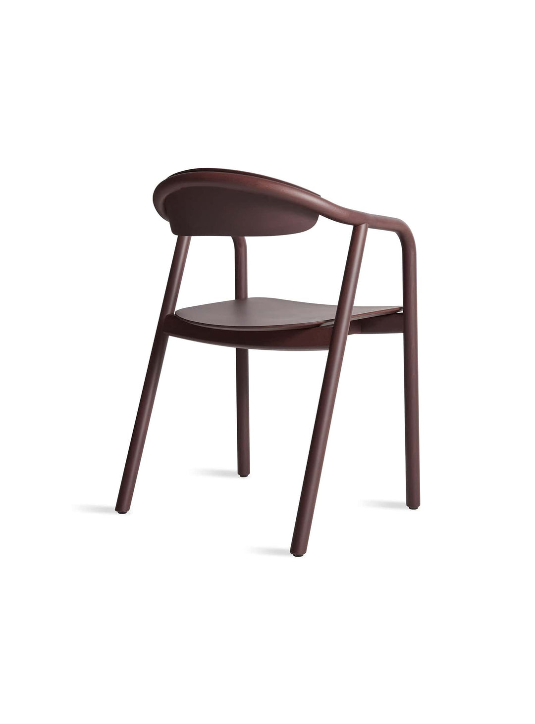 Blu Dot signe la chaise à dîner Dibs : élégance, confort et bois de hêtre cintré. Rouge.