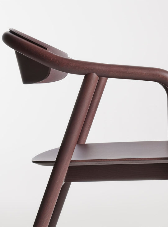 Blu Dot Dibs : chaise à dîner design en bois cintré, parfaite pour repas conviviaux. Rouge.