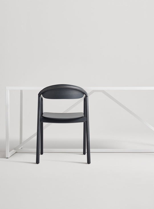 Blu Dot Dibs : chaise à dîner raffinée, robuste et légère en bois cintré. Noir.