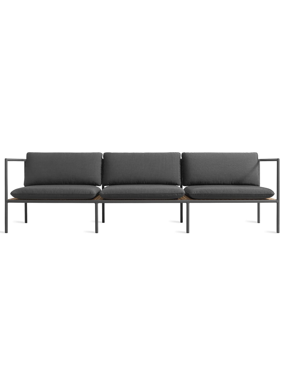 Sofa 3 places Dog Days de Blu Dot aluminium tubulaire et confort premium. sunbrella coal