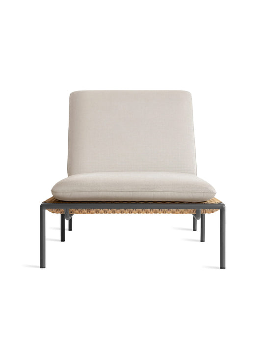 Chaise longue Dog Days de Blu Dot dossier inclinable confort premium. sunbrella linen