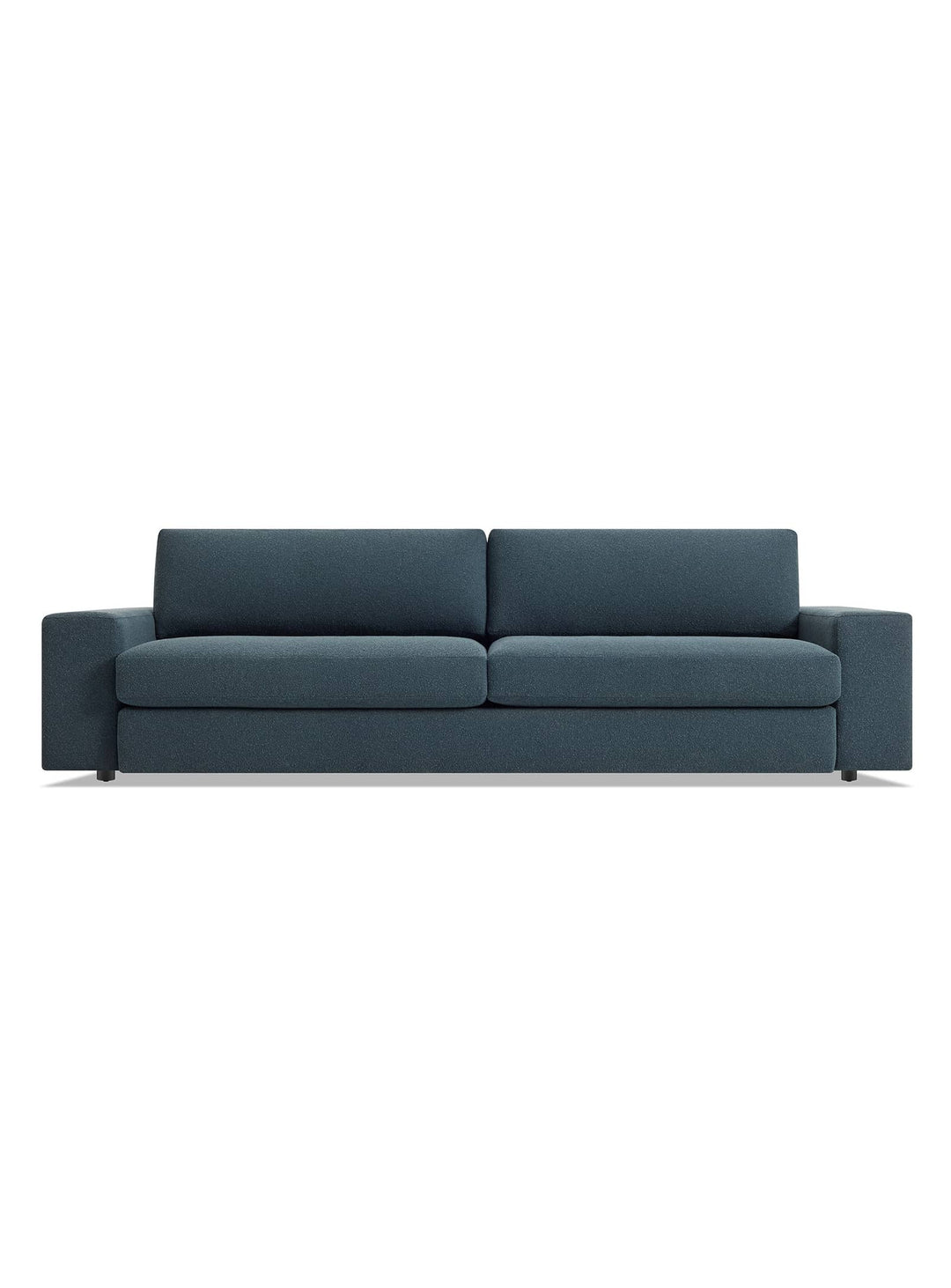 Découvrez le sofa Esker Blu Dot, un canapé design aux lignes douces et intemporelles.