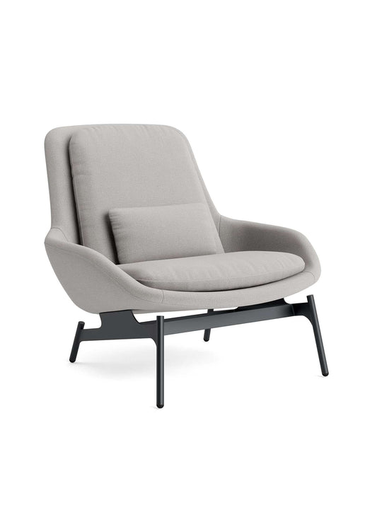 Découvrez le fauteuil Blu Dot Field, une assise élégante aux courbes généreuses. maharam mode in prediction