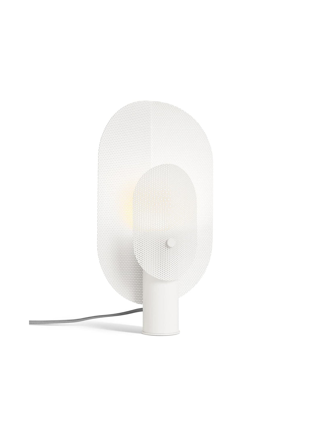 Lampe de table Filter de Blu Dot pièce sculpturale au style contemporain. blanc