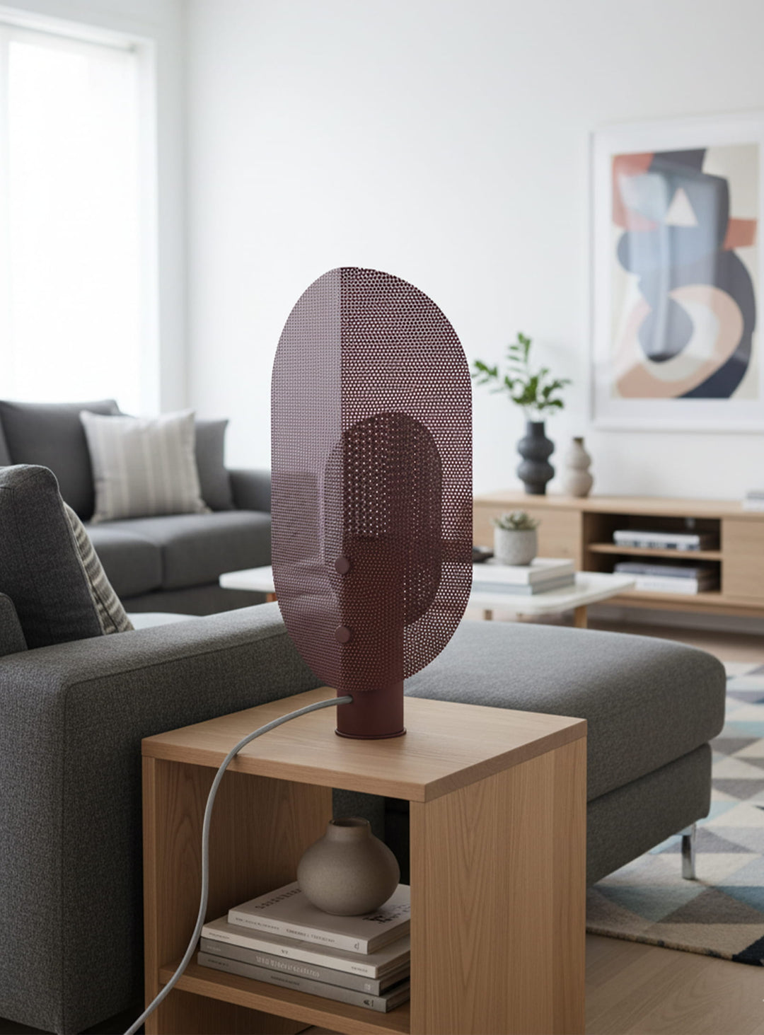 Lampe Filter de Blu Dot : design audacieux, lumière modulable et élégance contemporaine. Rouge.