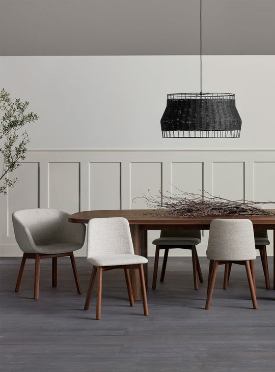 Table Good Times Blu Dot : table contemporaine, style épuré et finition soignée. noyer