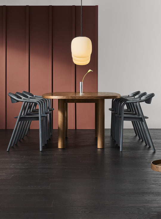 Table Good Times Blu Dot : table à manger moderne, bois et design graphique. noyer