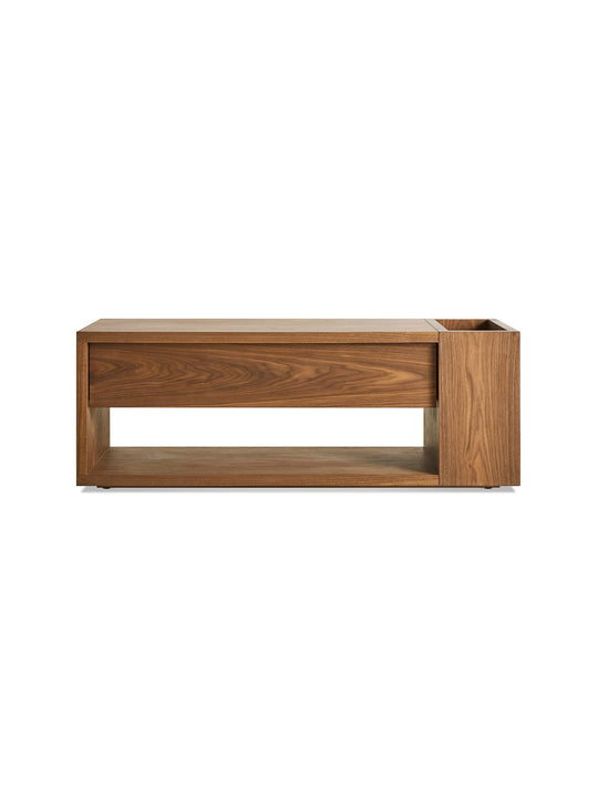 Banc Go Forth Blu Dot : banc moderne, bois et compartiments pratiques. noyer