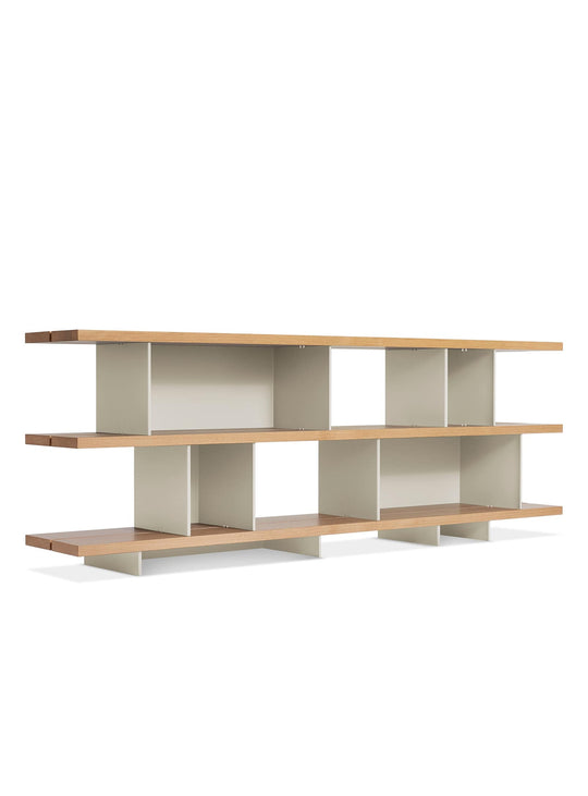 Bibliothèque Happy Day de Blu Dot, rangement ouvert et esthétique fluide. gris, chene