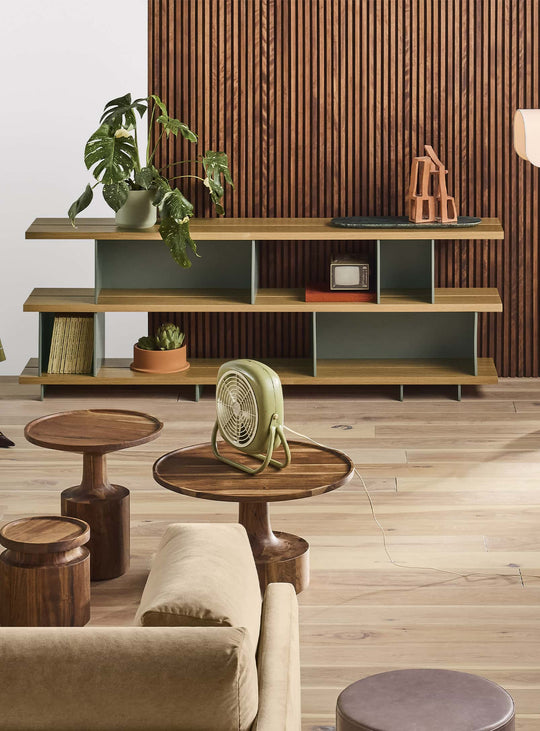 Bibliothèque Happy Day de Blu Dot, équilibre parfait entre bois et métal. vert, chene