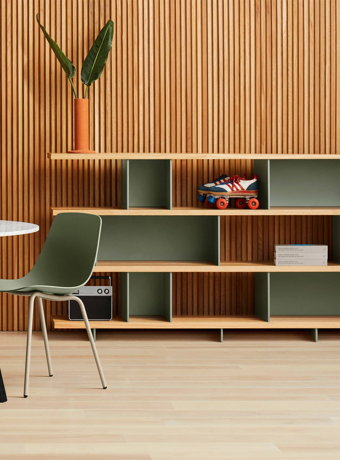 Blu Dot Happy Day 4, équilibre subtil entre chaleur et modernité. vert, chene