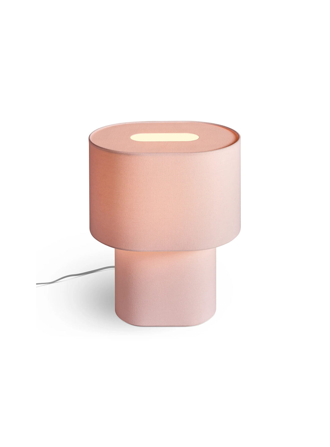 Lumière tamisée ou éclat franc : la lampe de table Hilla de Blu Dot s’adapte. Blush.