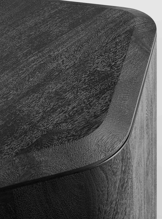 Table d'appoint Hoard Blu Dot avec espace de rangement intégré et plateau amovible en bois. noir