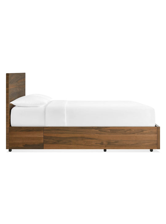 Alliez style et organisation avec le lit Homecoming de Blu Dot. Noyer.