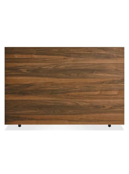 Le lit Homecoming de Blu Dot : robustesse bois et rangement intelligent. Noyer.