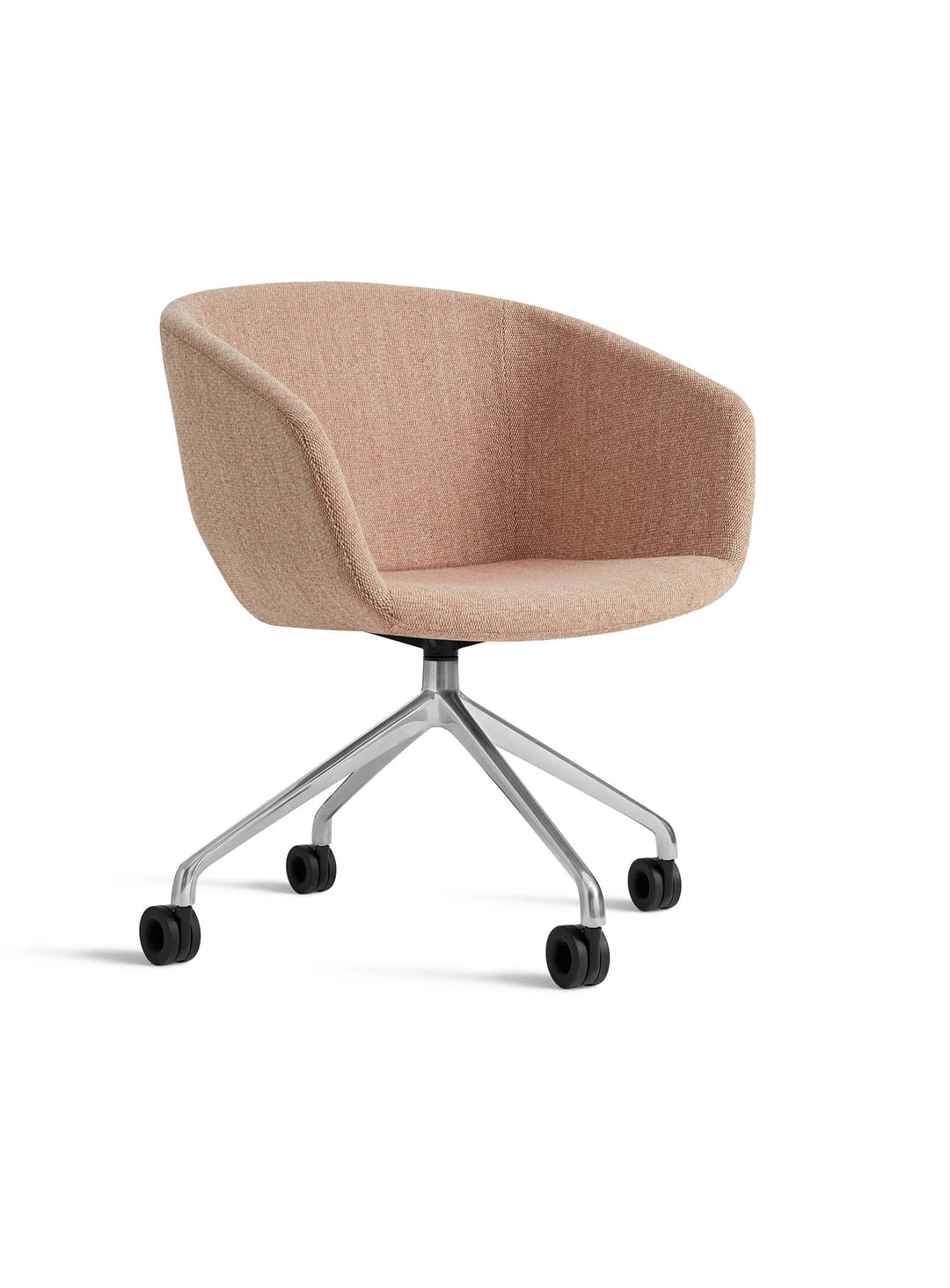 La chaise de bureau Blu Dot Host allie confort, mobilité et style moderne. tait tomato