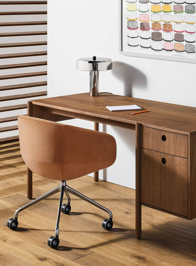 Chaise de bureau Blu Dot Host : un design sculptural au confort enveloppant. copper velvet