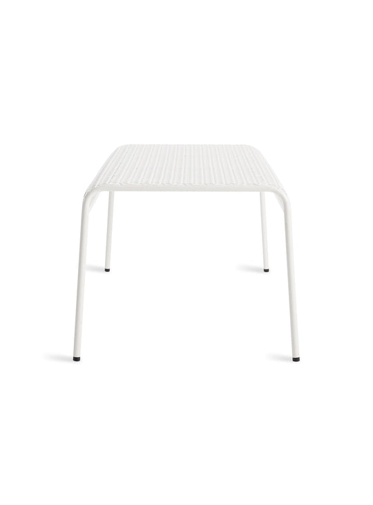 Banc Hot Mesh Blu Dot : banc design, idéal pour terrasse ou jardin. blanc
