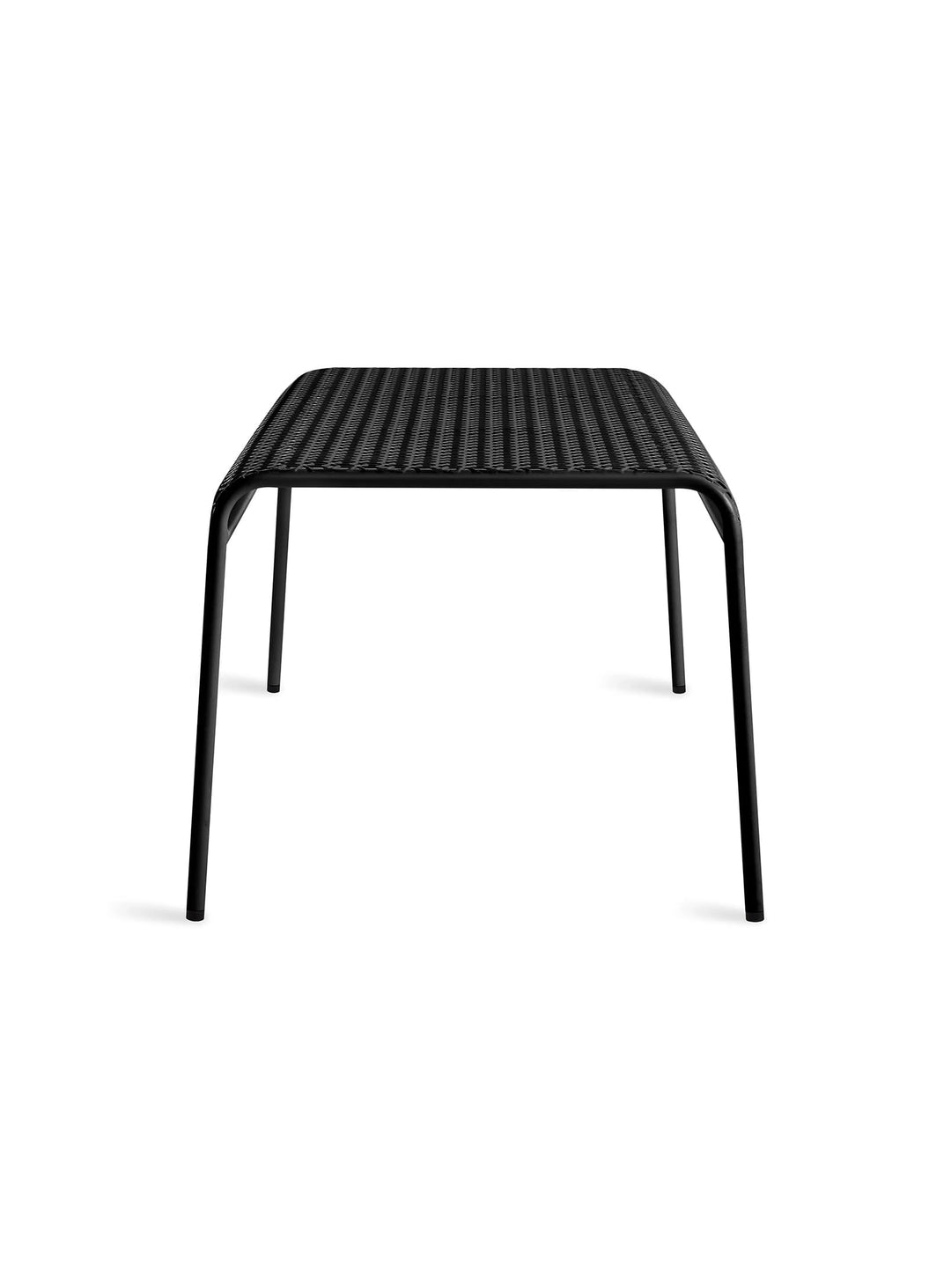 Banc Hot Mesh Blu Dot : banc moderne, structure métal et look épuré. noir