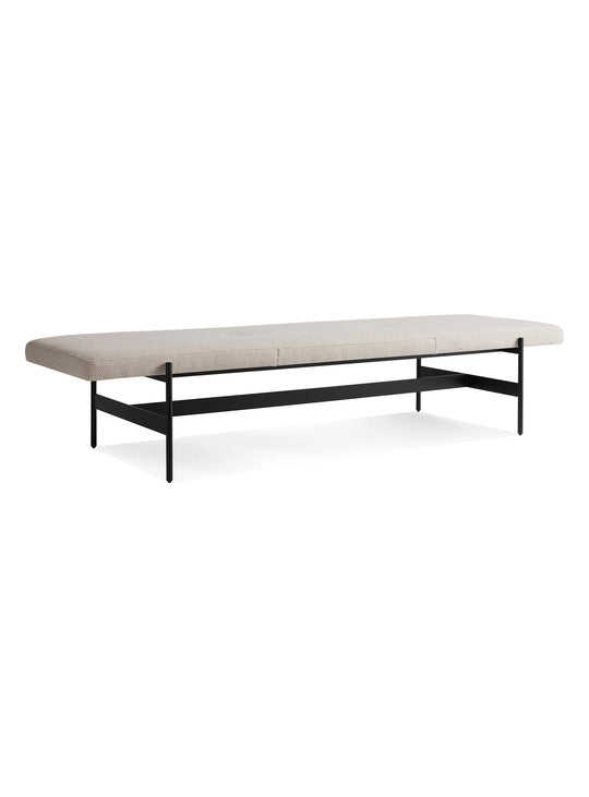 Banc Jumbo Blu Dot : banc contemporain, acier et assise confortable. maharam mantle in future