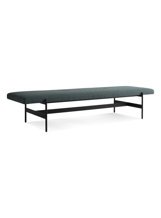 Banc Jumbo Blu Dot : banc moderne, structure acier et assise élégante. maharam mantle in parsley
