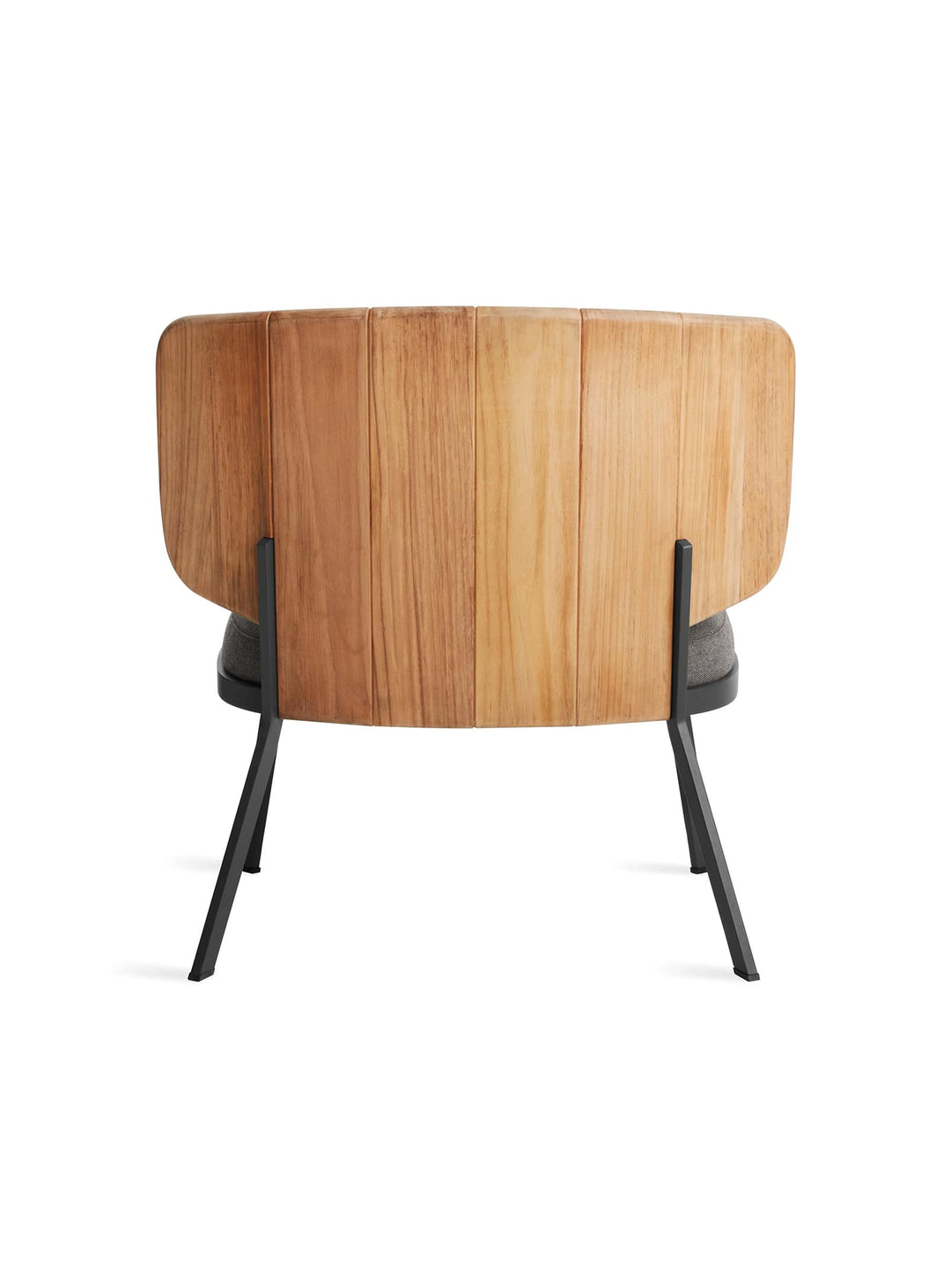 Fauteuil d’extérieur Low Fade de Blu Dot mousse séchage rapide anti-moisissure. toohey charcoal