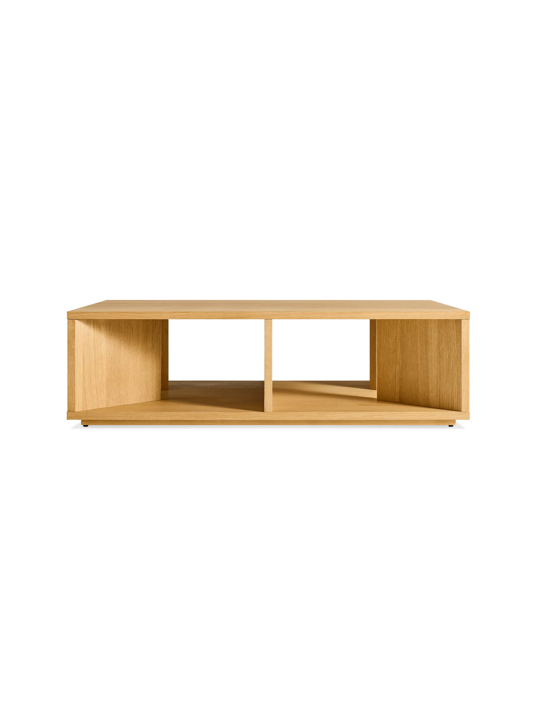 Table basse Low Space Blu Dot : design épuré et espaces de rangement fonctionnels. chêne blanc