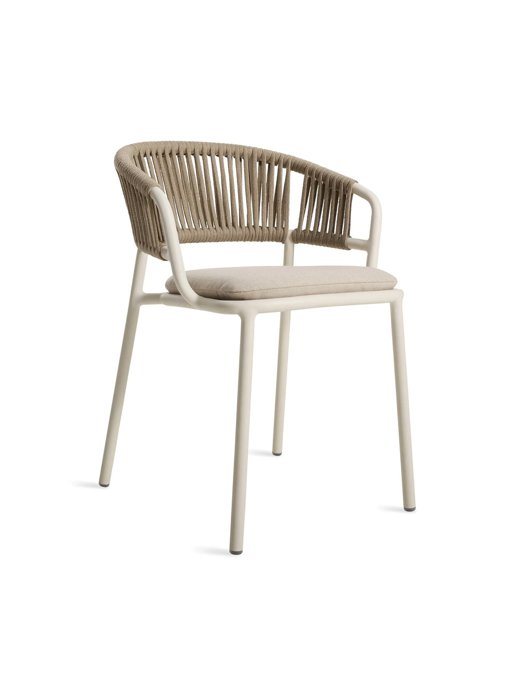 Chaise Mate Blu Dot, assise outdoor confortable au style contemporain raffiné. sunbrella linen
